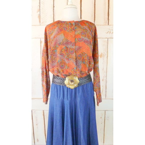 NICOLA Tops - Vintage red brown paisley animal print secretary blouse